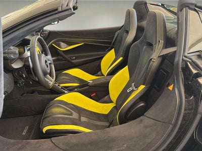 2025 McLaren 750S Spider