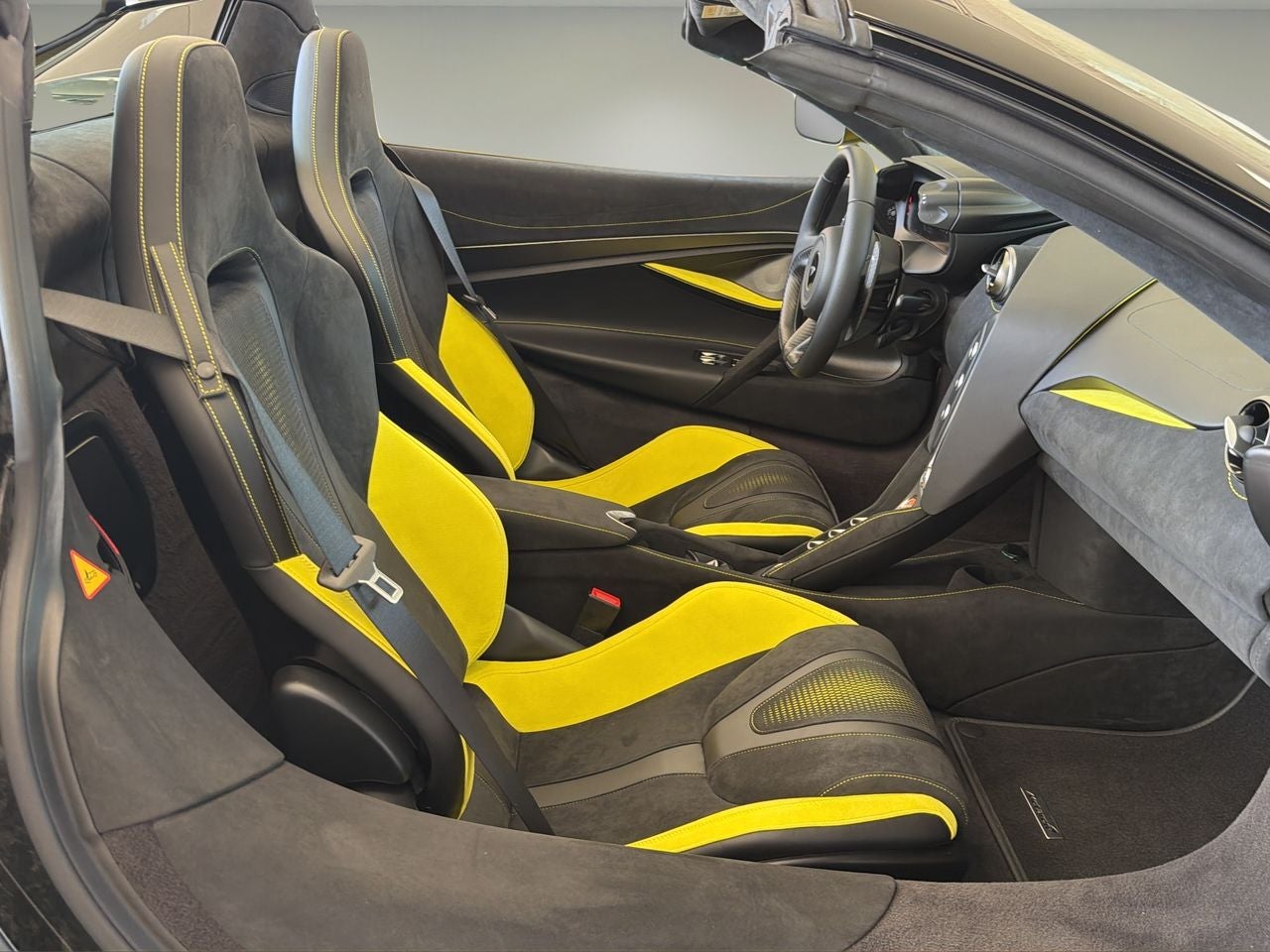 2025 McLaren 750S Spider