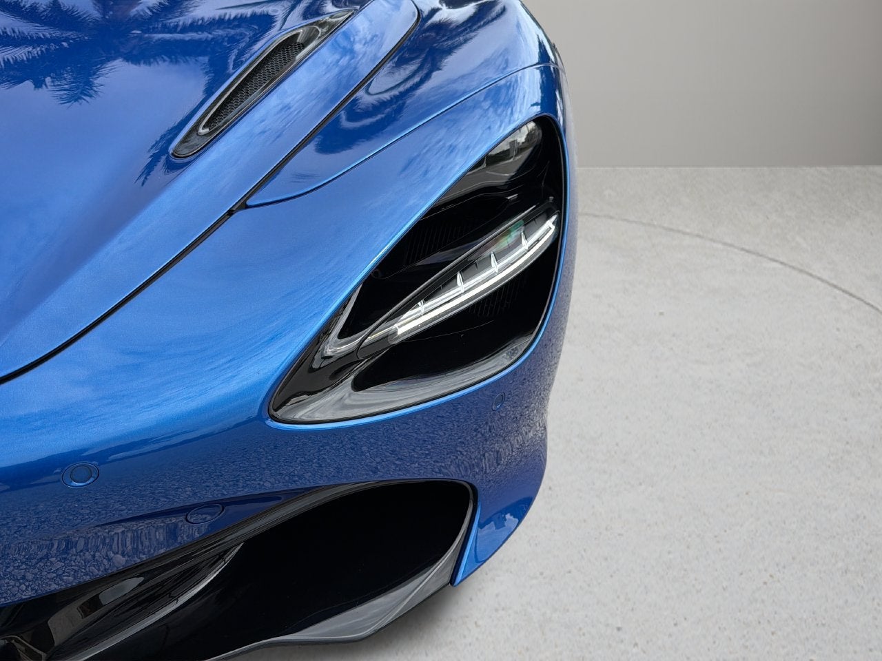 2022 McLaren 720S Base