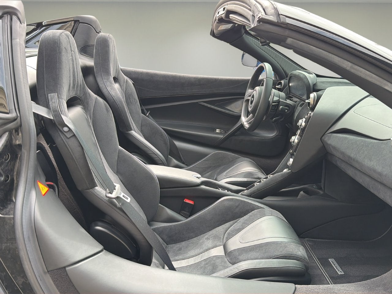 2022 McLaren 720S Base