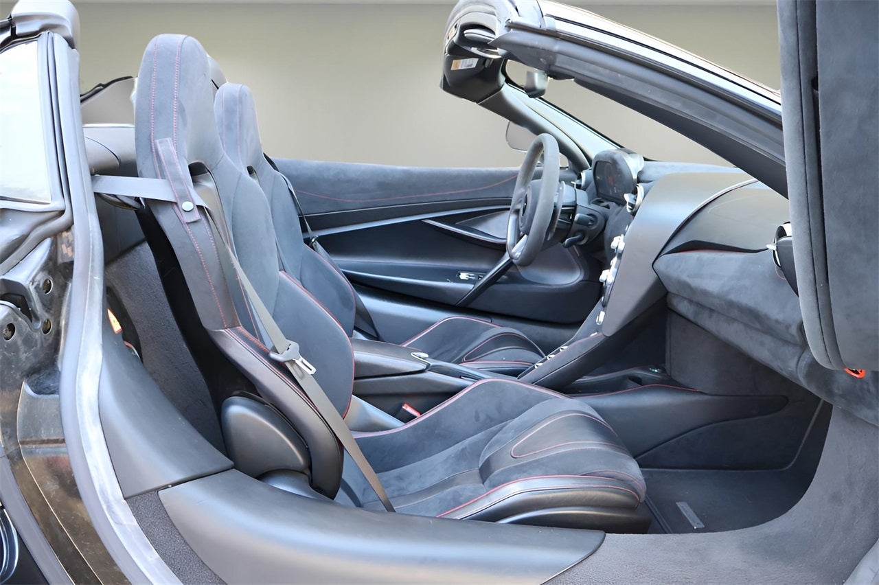 2020 McLaren 720S Base