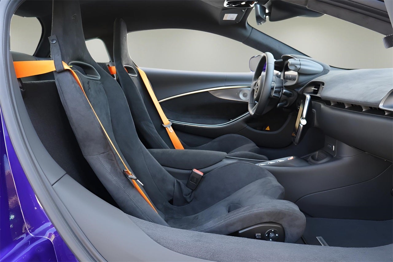 2026 McLaren Artura Base