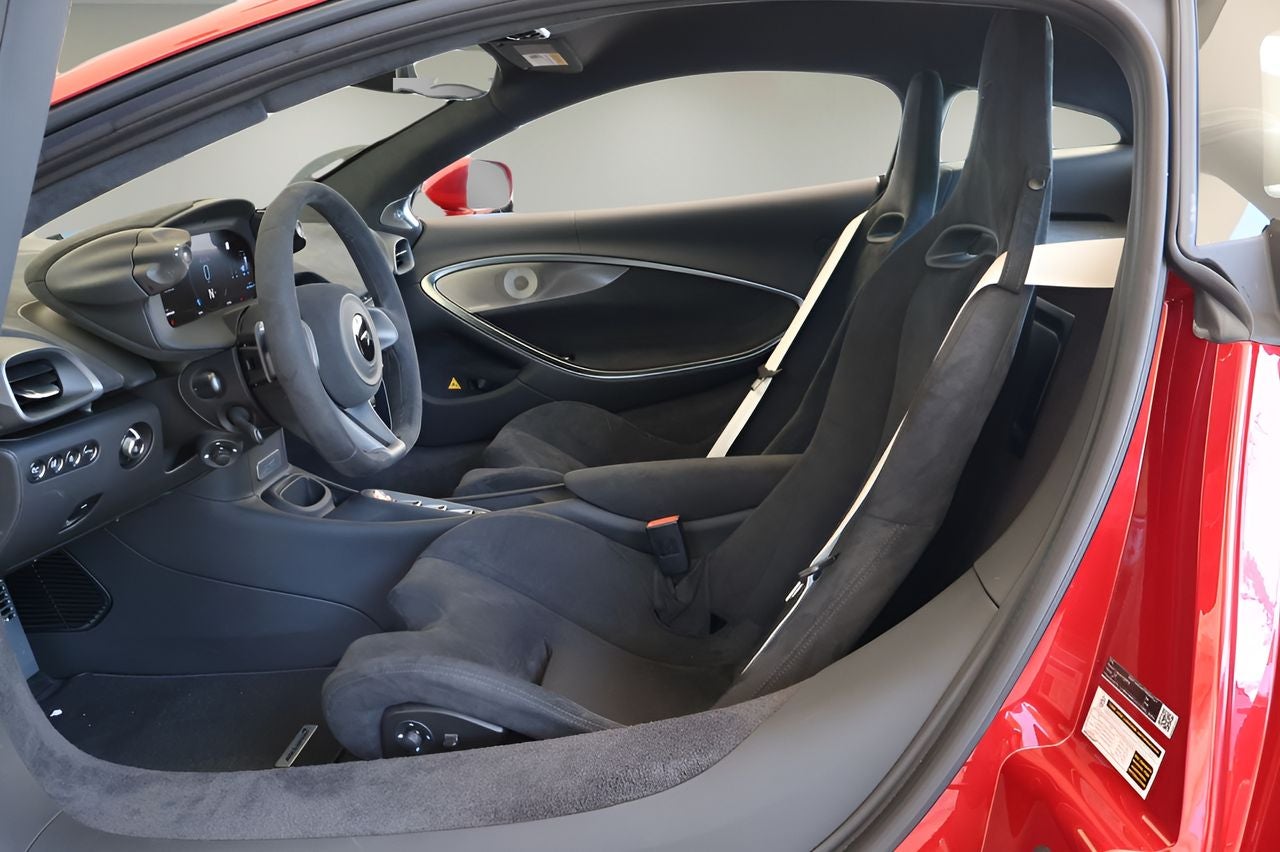 2026 McLaren Artura Base