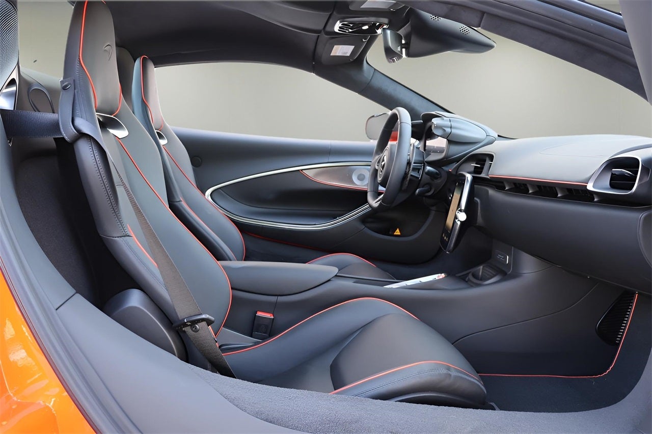 2026 McLaren Artura Base