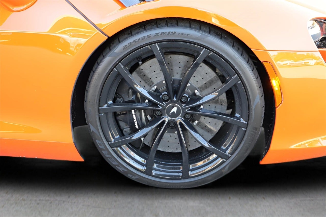 2026 McLaren Artura Base