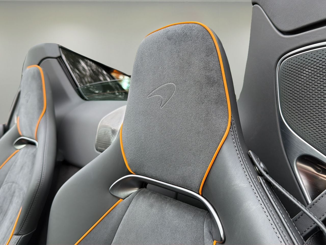 2026 McLaren Artura Base