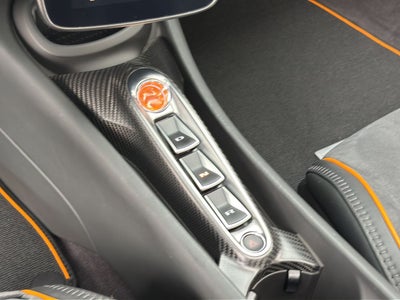 2026 McLaren Artura Base