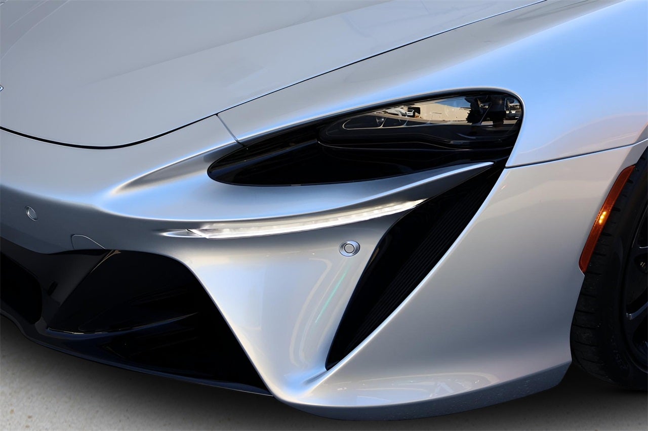 2026 McLaren Artura Base