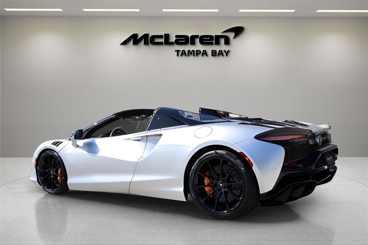 2026 McLaren Artura Base