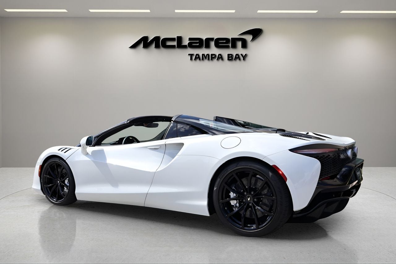 2026 McLaren Artura Base