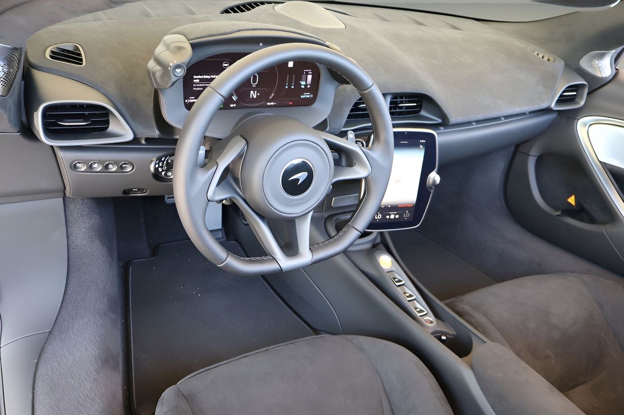 2026 McLaren Artura Base