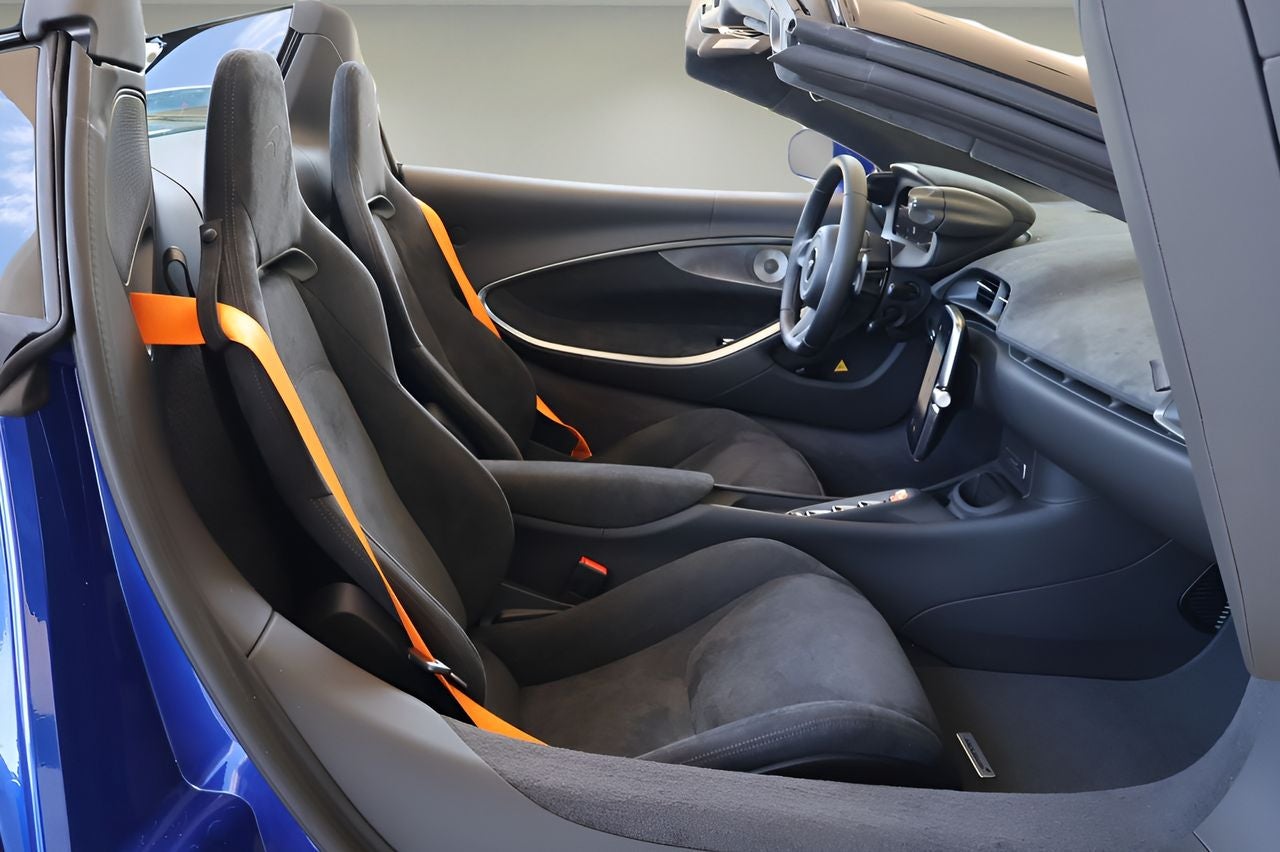 2026 McLaren Artura Base