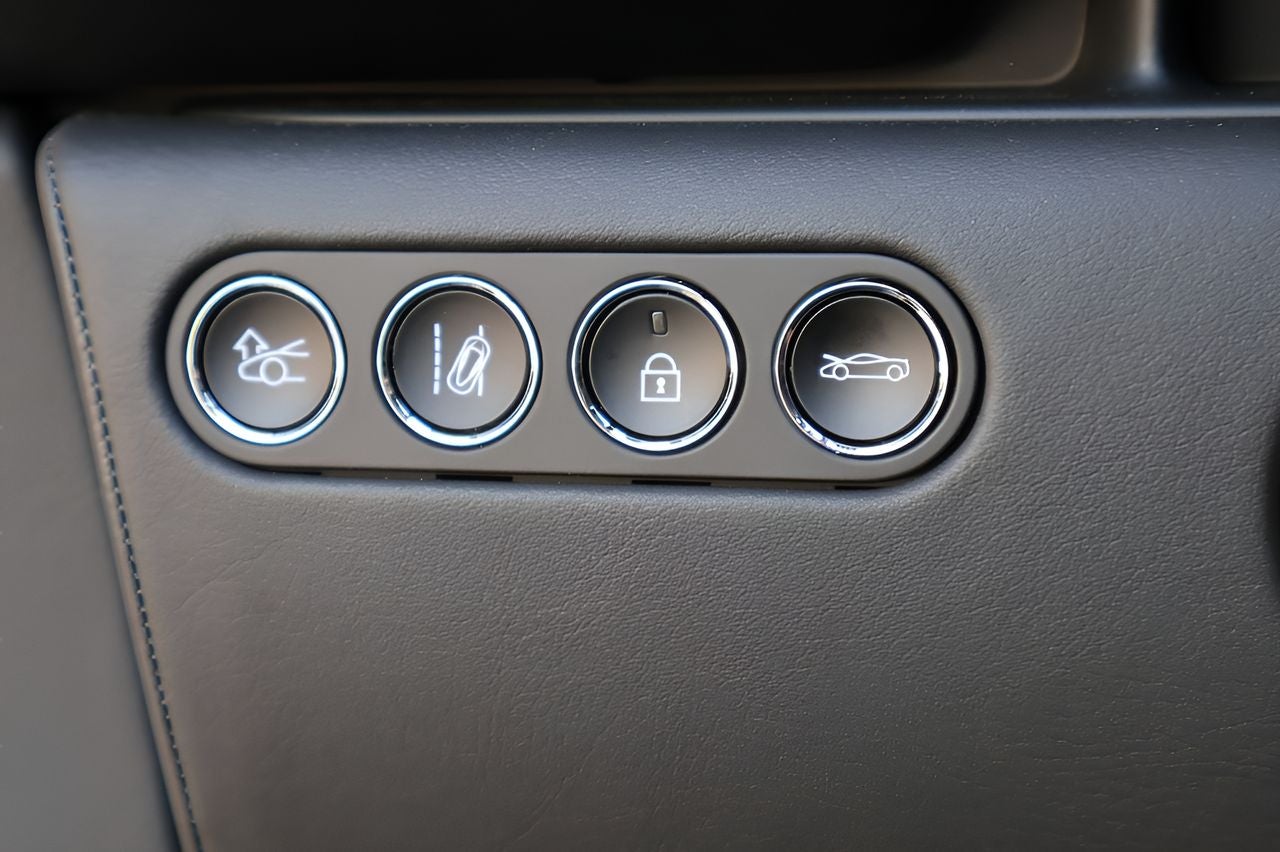 2026 McLaren Artura Base