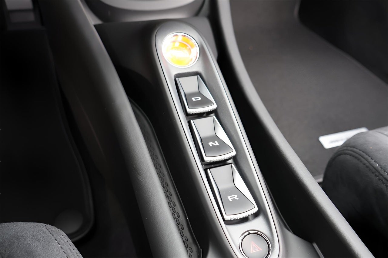 2025 McLaren Artura Base