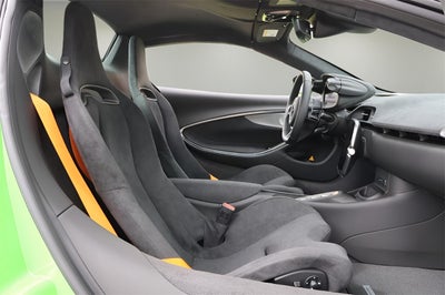 2025 McLaren Artura Base